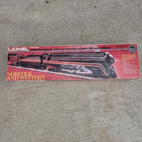 Lionel Die-Cast Steam Locomotive and Tender - Picture 1 of 16